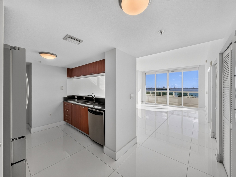 Private Listing: 1800 N Bayshore Dr #505, Miami, FL 33132 | 1800 Club 2 Bedroom Bay View Condo - Miami luxury real estate