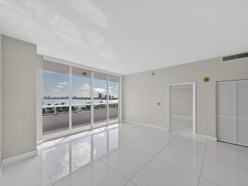 Private Listing: 1800 N Bayshore Dr #505, Miami, FL 33132 | 1800 Club 2 Bedroom Bay View Condo - Miami luxury real estate