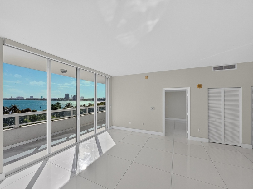 Private Listing: 1800 N Bayshore Dr #505, Miami, FL 33132 | 1800 Club 2 Bedroom Bay View Condo - Miami luxury real estate