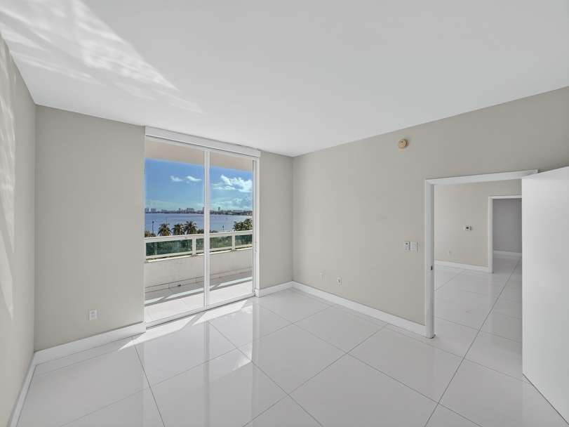 Private Listing: 1800 N Bayshore Dr #505, Miami, FL 33132 | 1800 Club 2 Bedroom Bay View Condo - Miami luxury real estate