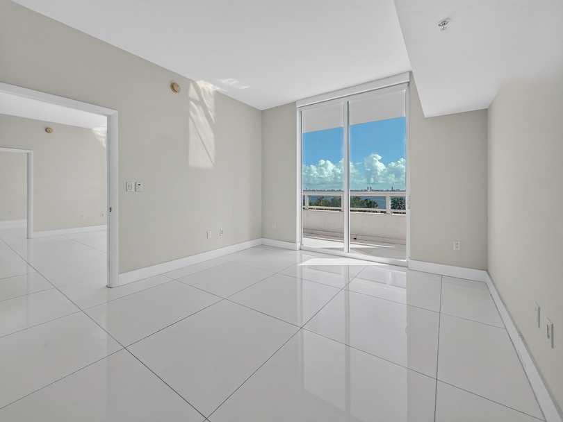 Private Listing: 1800 N Bayshore Dr #505, Miami, FL 33132 | 1800 Club 2 Bedroom Bay View Condo - Miami luxury real estate