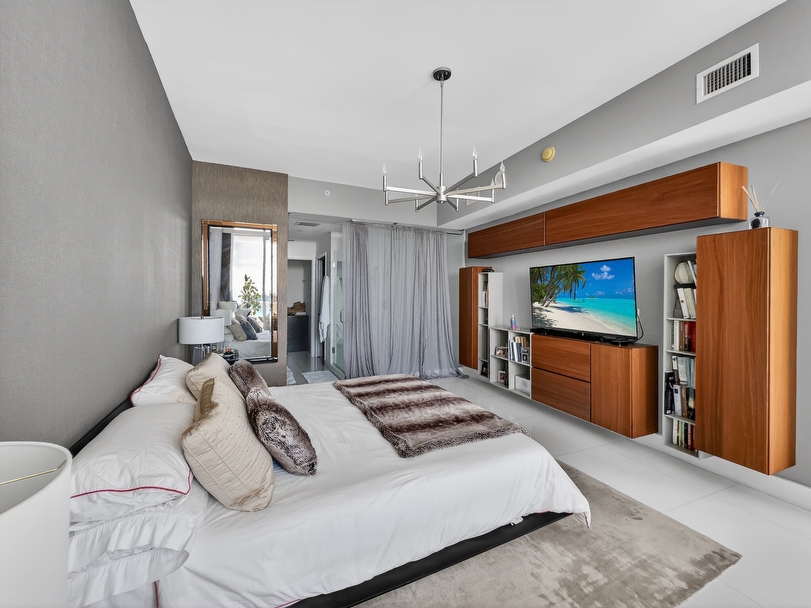 OPEN HOUSE PARAMOUNT BAY Unit #1603 WED 01-20-2026 12:00 PM - 2:00PM 2020 N Bayshore Dr Miami, FL 33137 - Miami luxury real estate