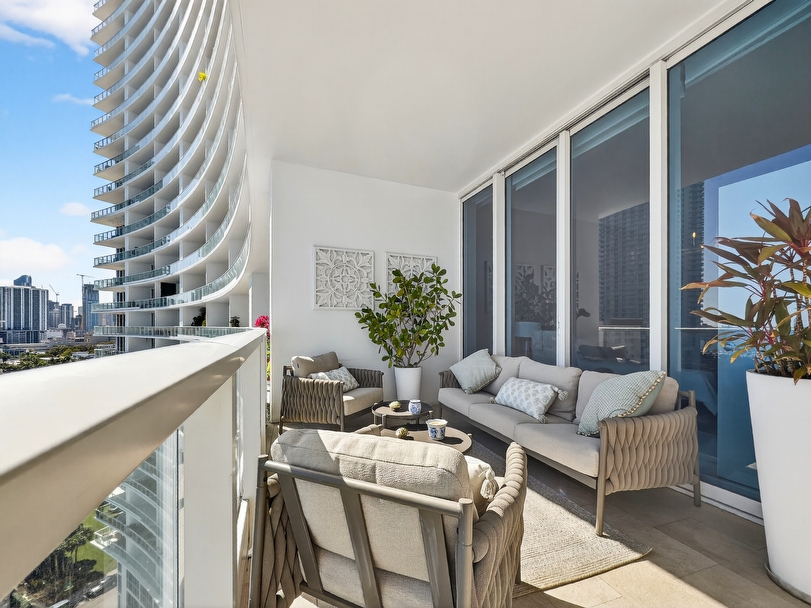OPEN HOUSE PARAMOUNT BAY Unit #1603 TUE 01-27-2026 12:00 PM - 2:00 PM 2020 N Bayshore Dr Miami, FL 33137 - Miami luxury real estate